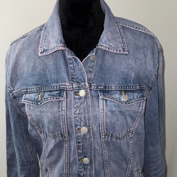 Madewell oversized distressed jean jacket with a pink undertone Sz S - Picture 2 of 9